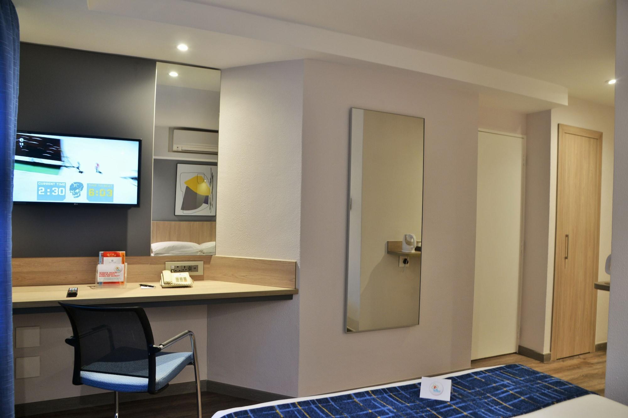 Town Lodge Menlo Park Pretoria Bagian luar foto