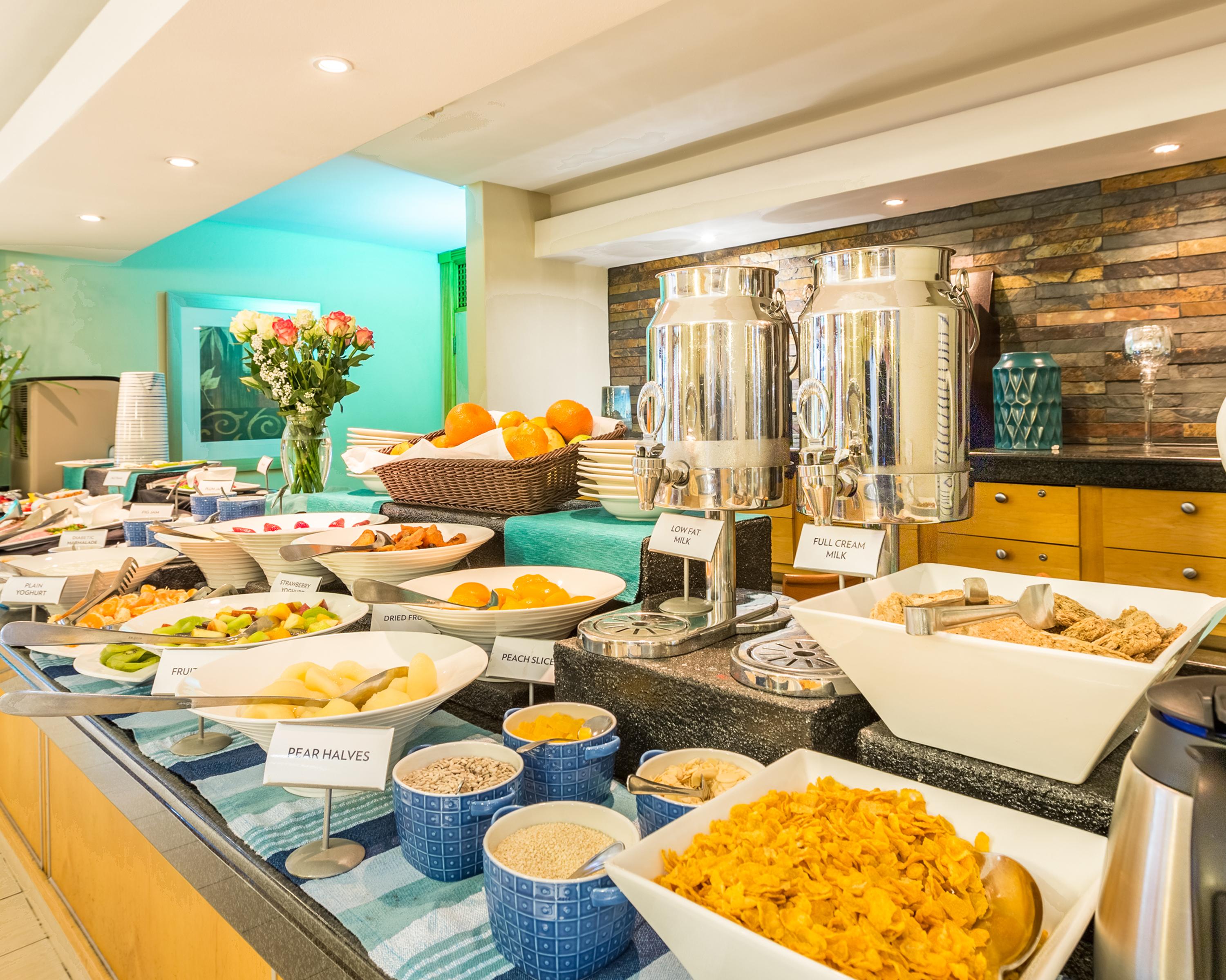 Town Lodge Menlo Park Pretoria Bagian luar foto