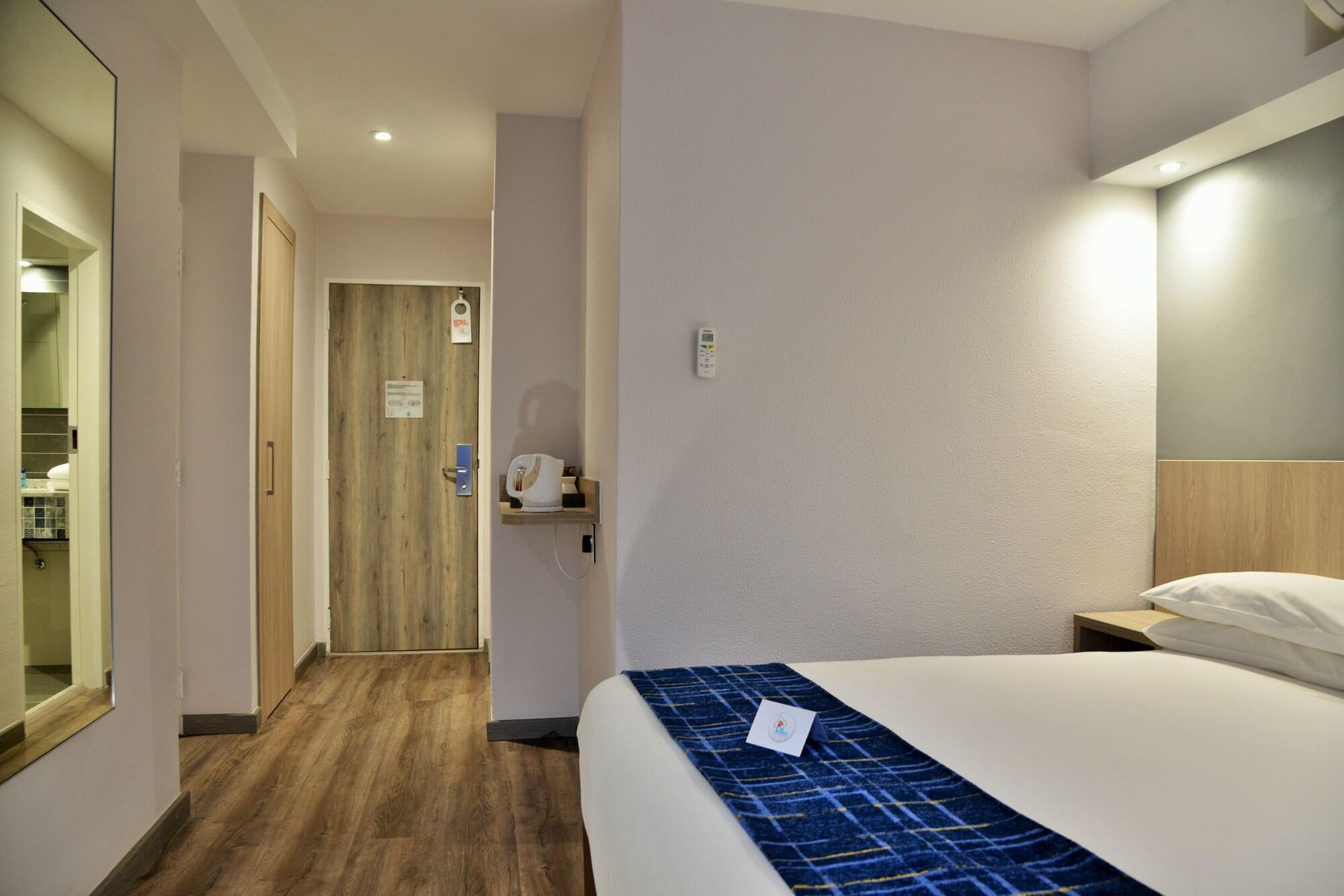 Town Lodge Menlo Park Pretoria Bagian luar foto