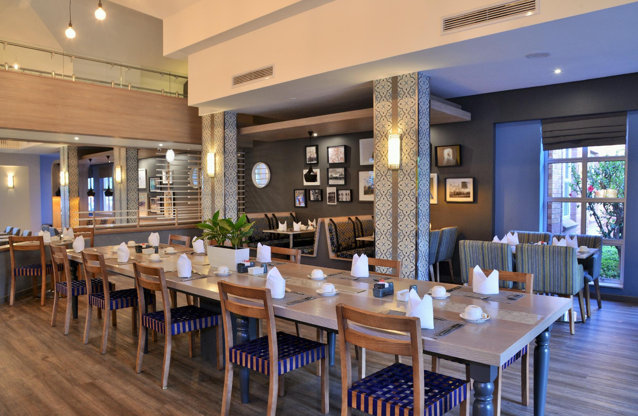 Town Lodge Menlo Park Pretoria Bagian luar foto