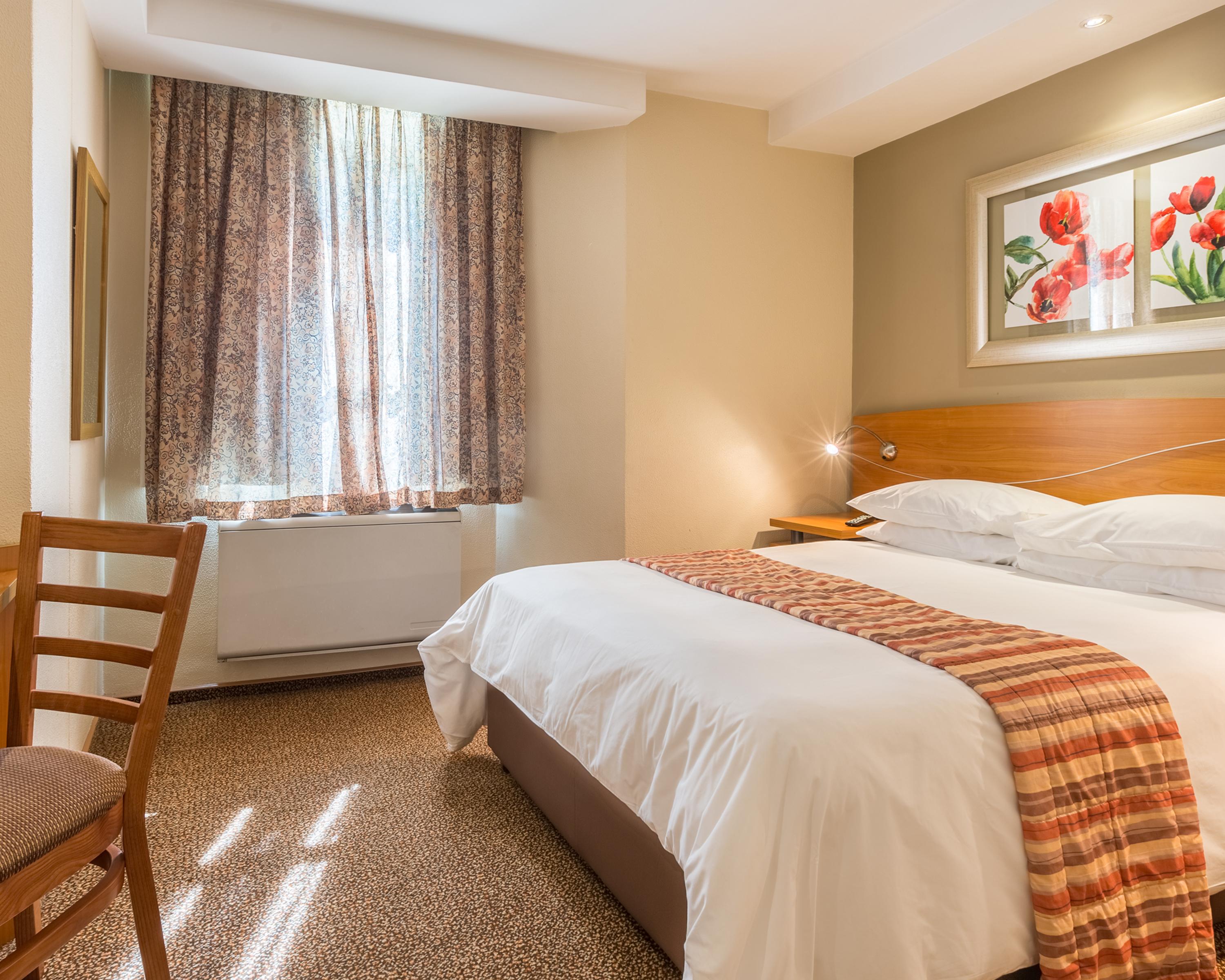 Town Lodge Menlo Park Pretoria Bagian luar foto