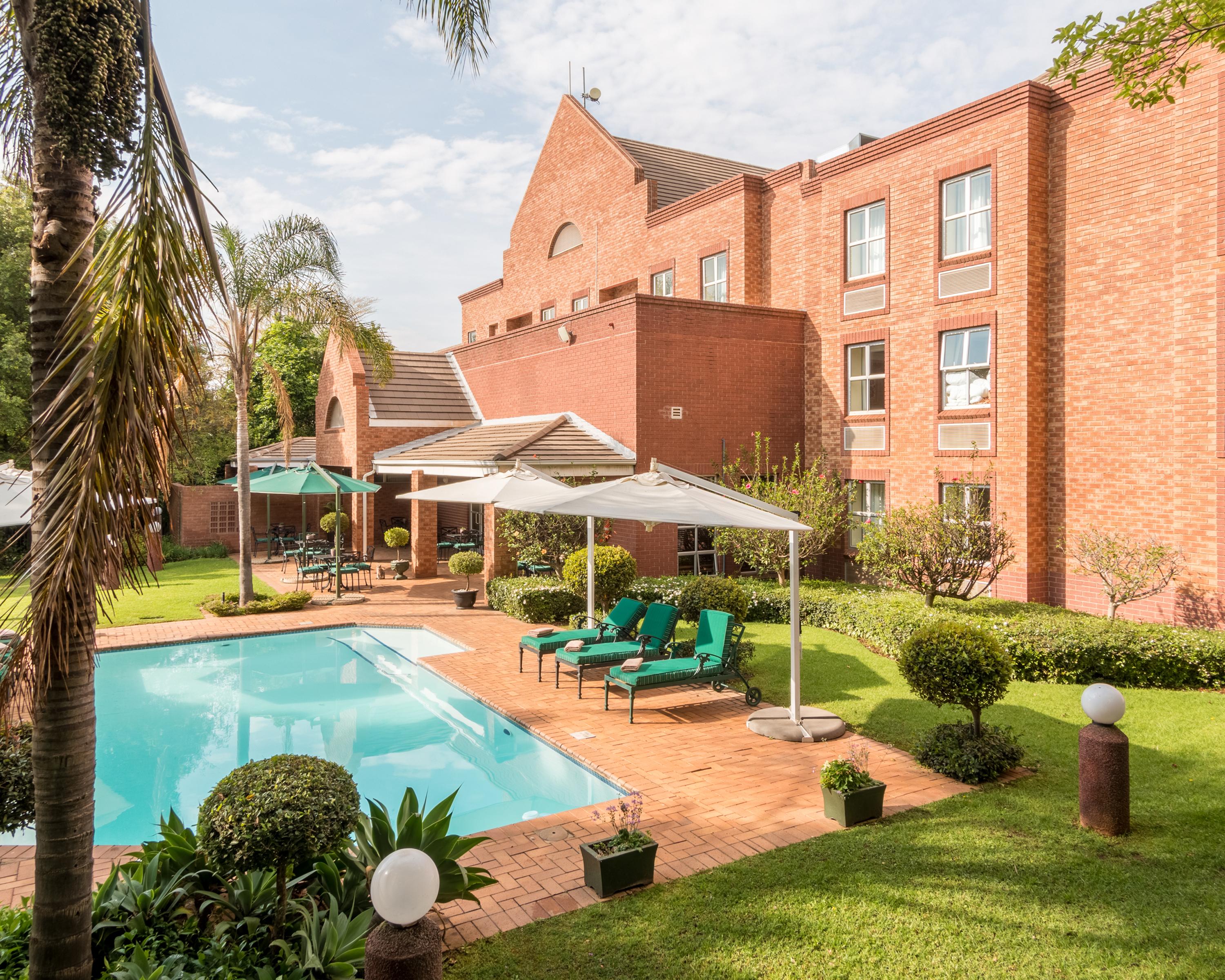 Town Lodge Menlo Park Pretoria Bagian luar foto