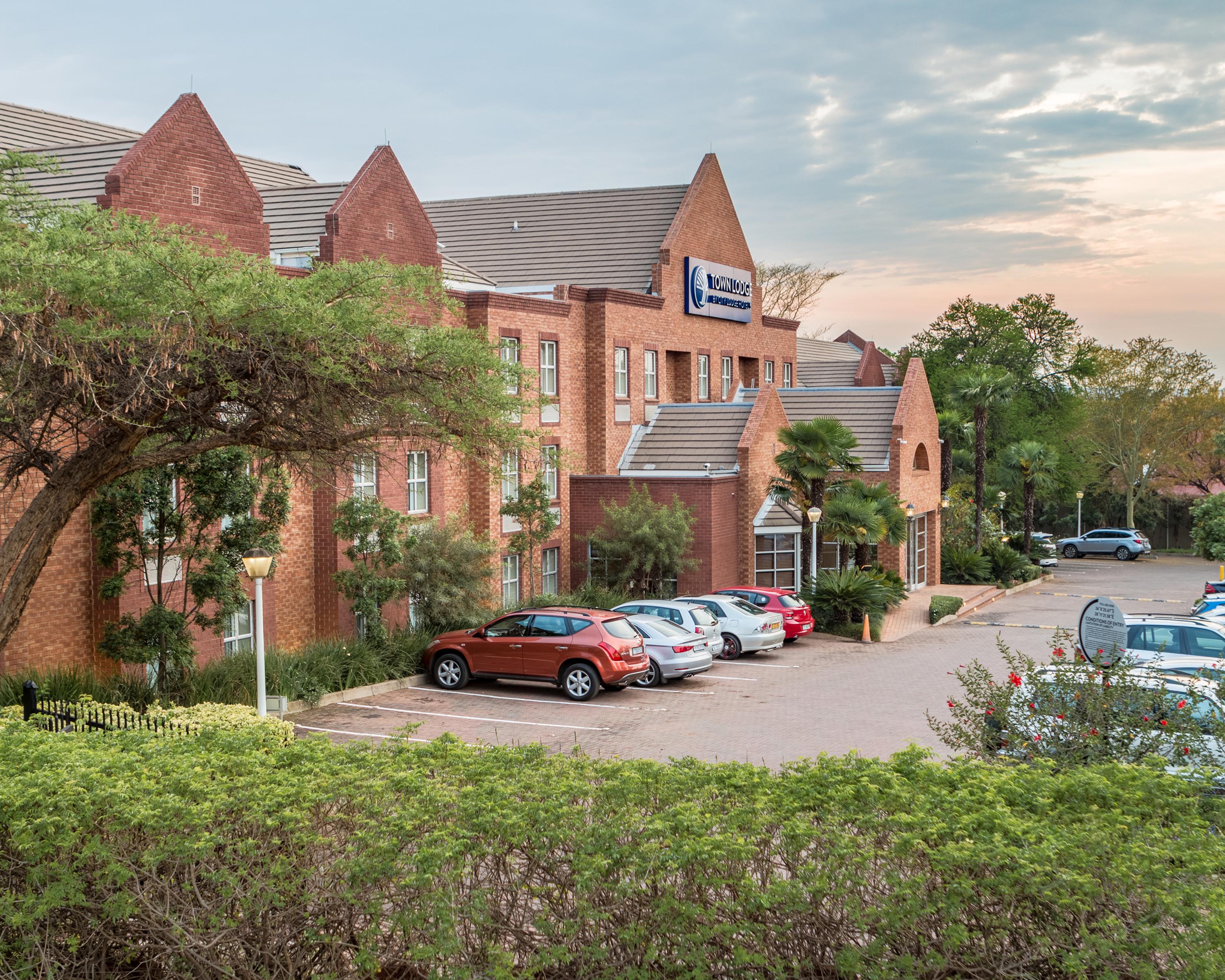 Town Lodge Menlo Park Pretoria Bagian luar foto