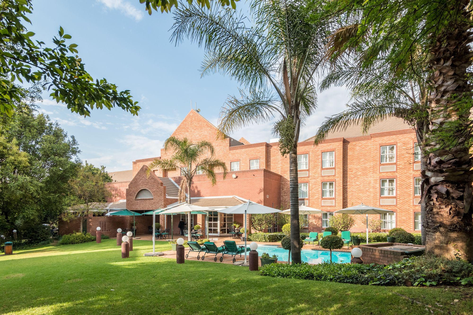 Town Lodge Menlo Park Pretoria Bagian luar foto